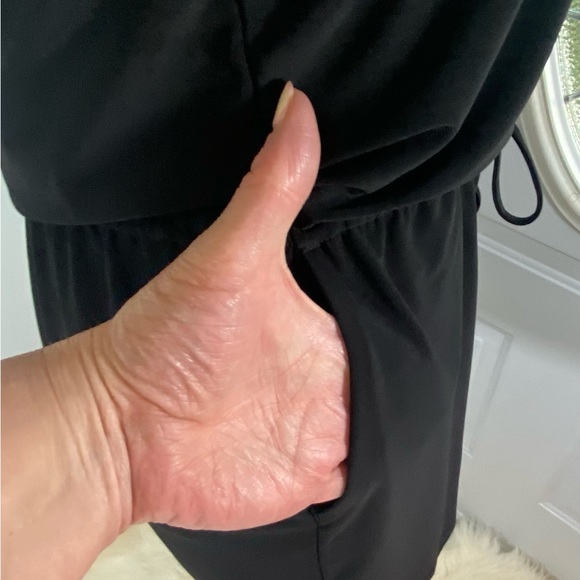 White House Black Market Black Romper SZ XS EUC - Picture 7 of 11